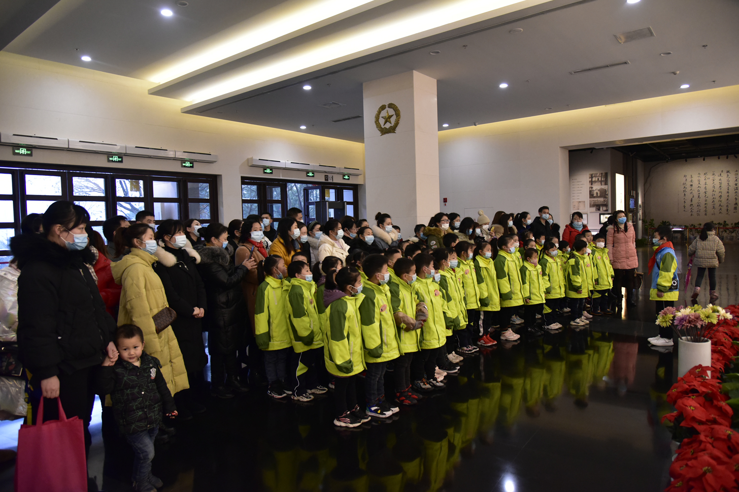 小小讲解员蒋金岑介绍聂帅生平.JPG